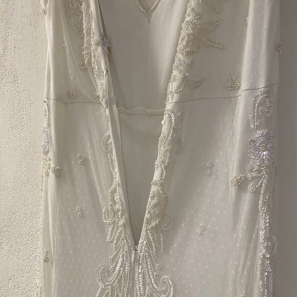 Lulu's Passionate Romance Beaded Sequin Mermaid Wedding Dress in White XL - Picture 4 of 11